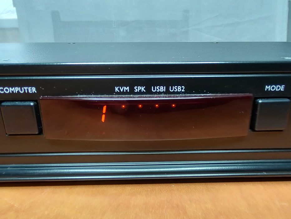 Adder ADDERView 4 PRO DisplayPort Video și comutator periferic