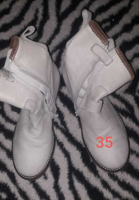 Ghete  piele intoarsa