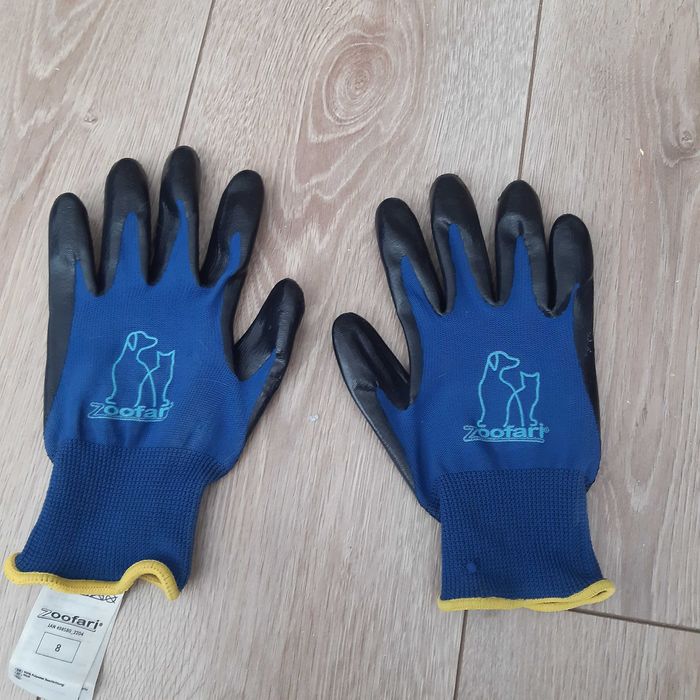 manusi pentru ingrijire animale