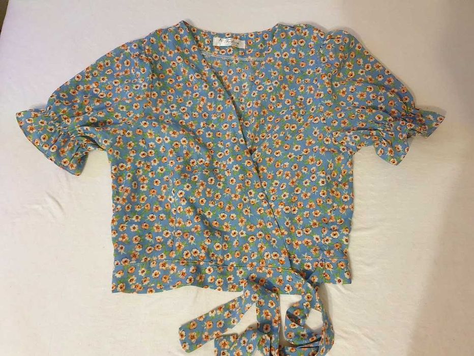 Bluza parte peste parte,marimea S/M,noua fara eticheta