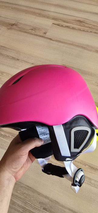 Нова Каска за ски