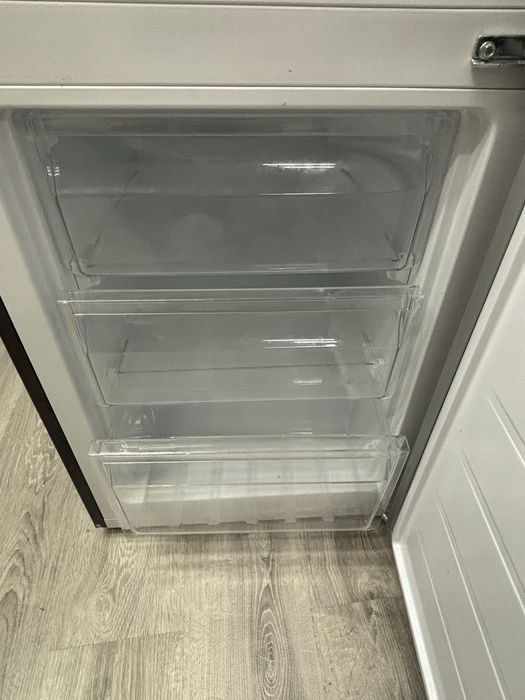 Холодильник на двоих самое то