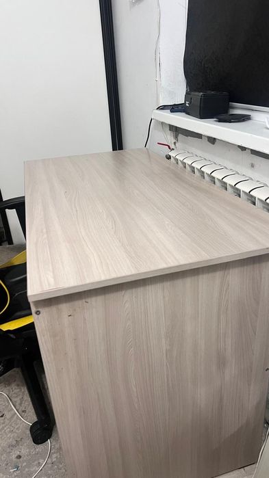 Продаётся офисный стол