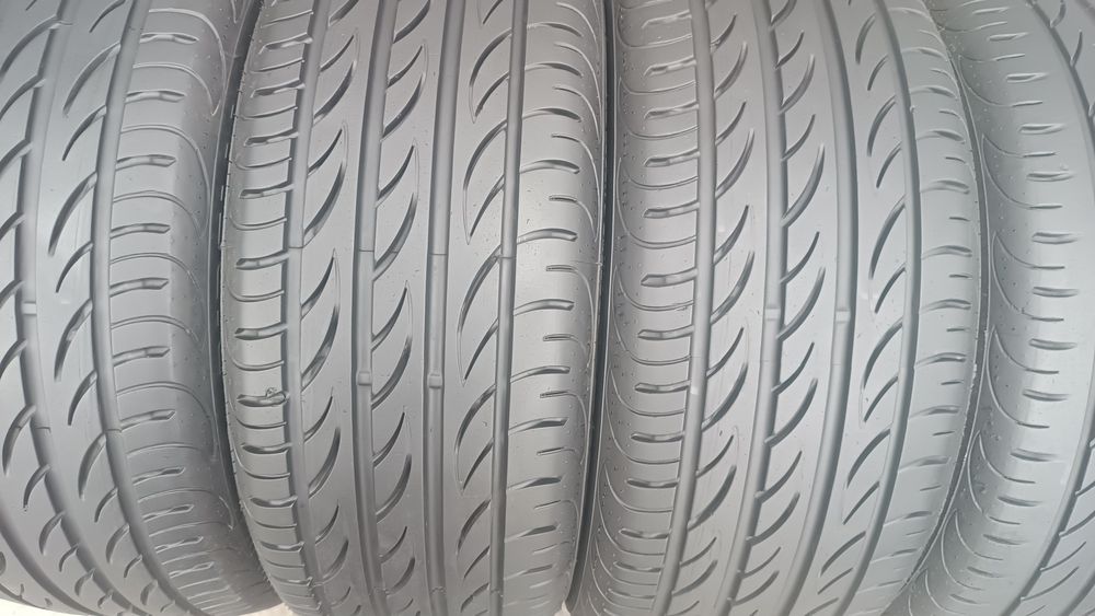 215/45/17 Pirelli