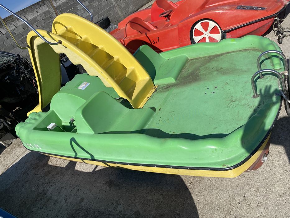 Hidrobicicleta, barca cu pedale, barca agrement