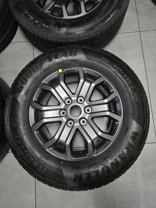 Roti Ford Ranger noi, r18