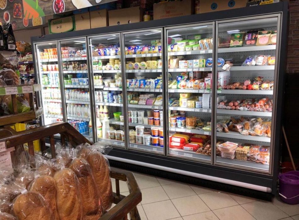 Vitrină verticală refrigerare 383 cm / 6 uși / NOU