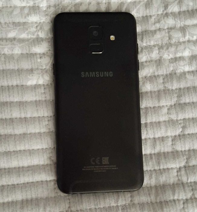 Телефон Samsung Galaxy A6