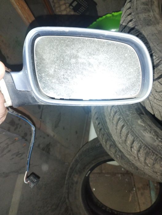 Зеркало заднего вида