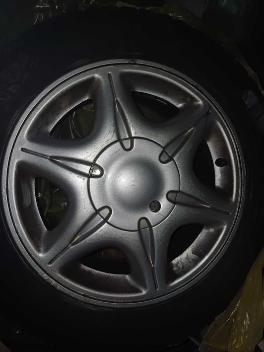 Vand genți aliaj cu cauciucuri iarna compatibile Logan 285/65R15