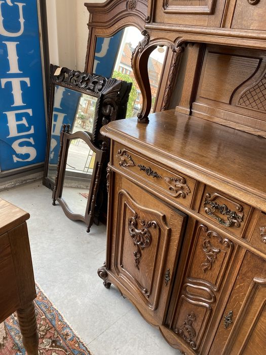 Стар френски шкаф от дъб