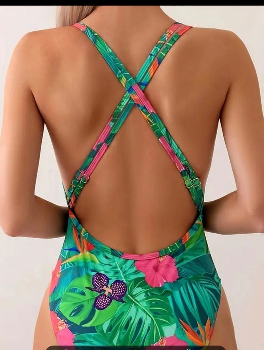 Costum de baie intreg