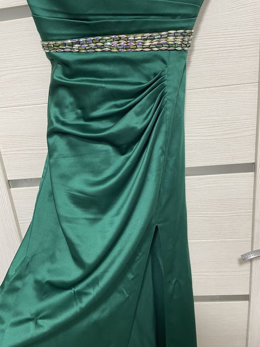 Продам платье для мероприятие