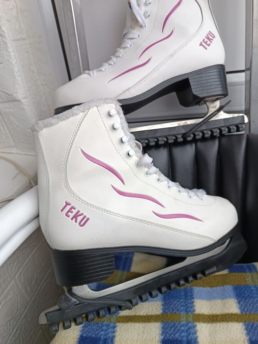 Продам коньки 30000