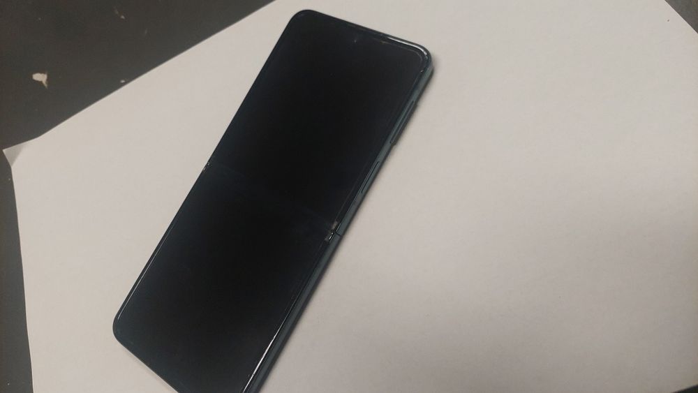 Samsung Z Flip 3  5G 128GB Без Кутия и Гаранция