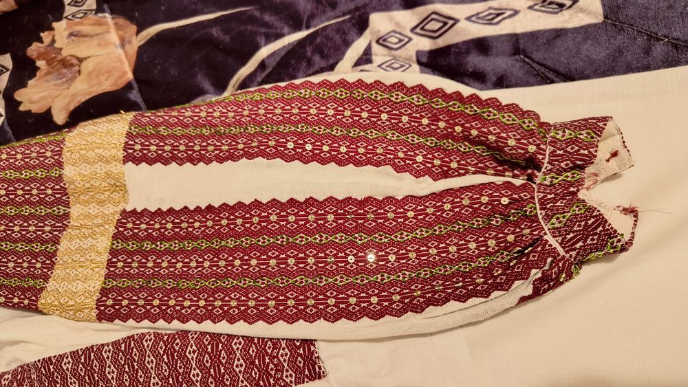 Costum popular ie și poale