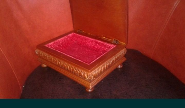 Cutie bijuterii lemn