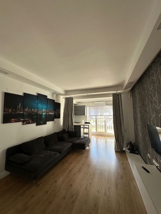 Inchiriez apartament 3 camere Cosmopolis