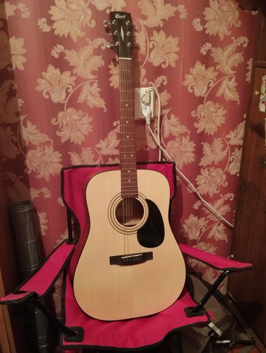 Акустическая гитара