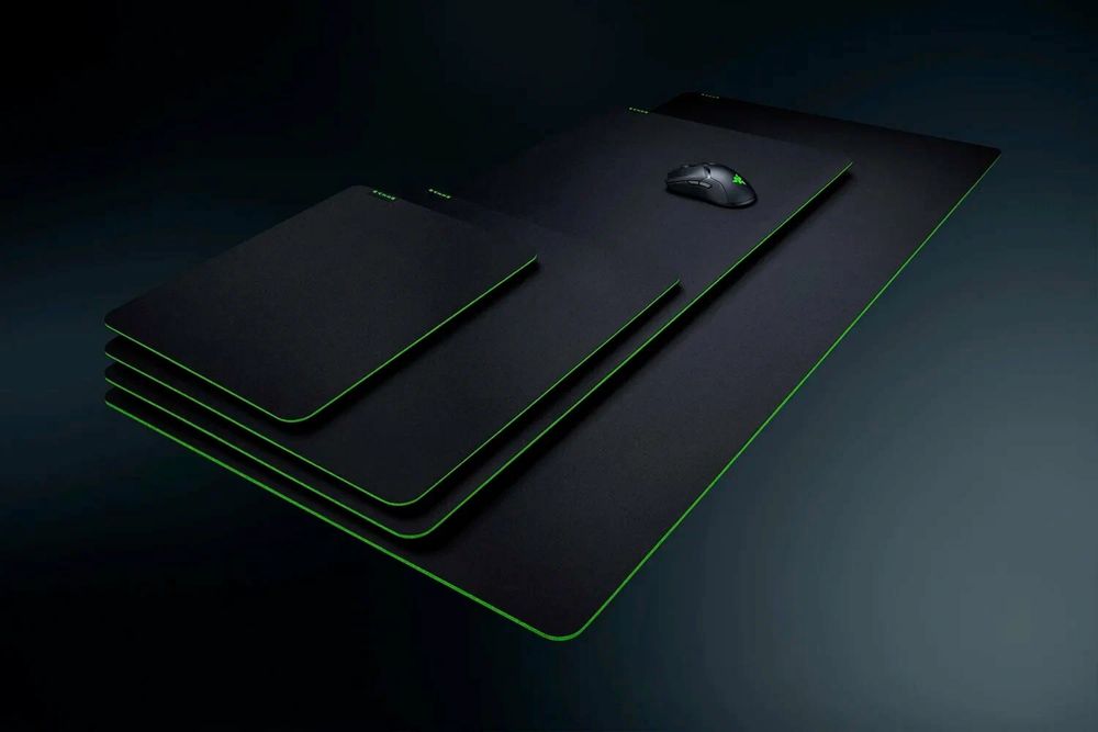 Огромный коврик для мыши и клавитары Razer
