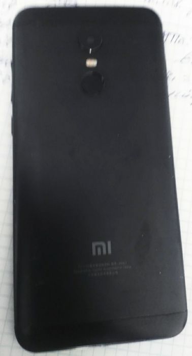 Holati yaxshi aybi ekran singan 
Doimiy Xotirasi 32G
Operativ xot