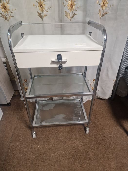 Стол инструментальный помошник