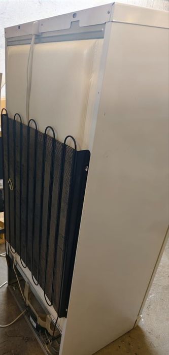 Продам холодильник марки Indesit