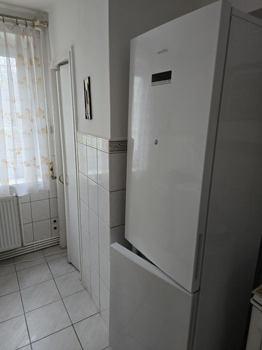 Inchirez apartament 2 camere lângă Liceul Economic