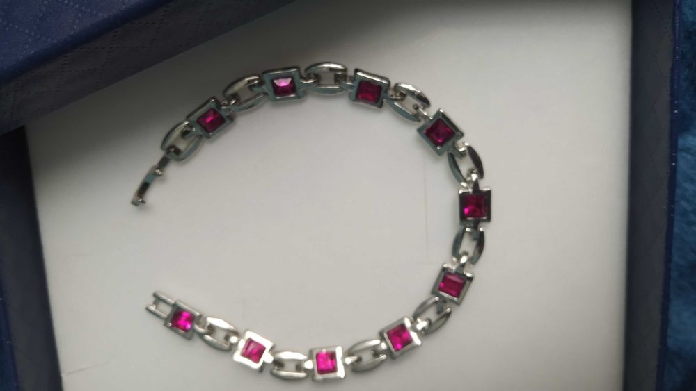 Нова, сребърна гривна. Различни модели. Цена 25/75 лв.В кутия.