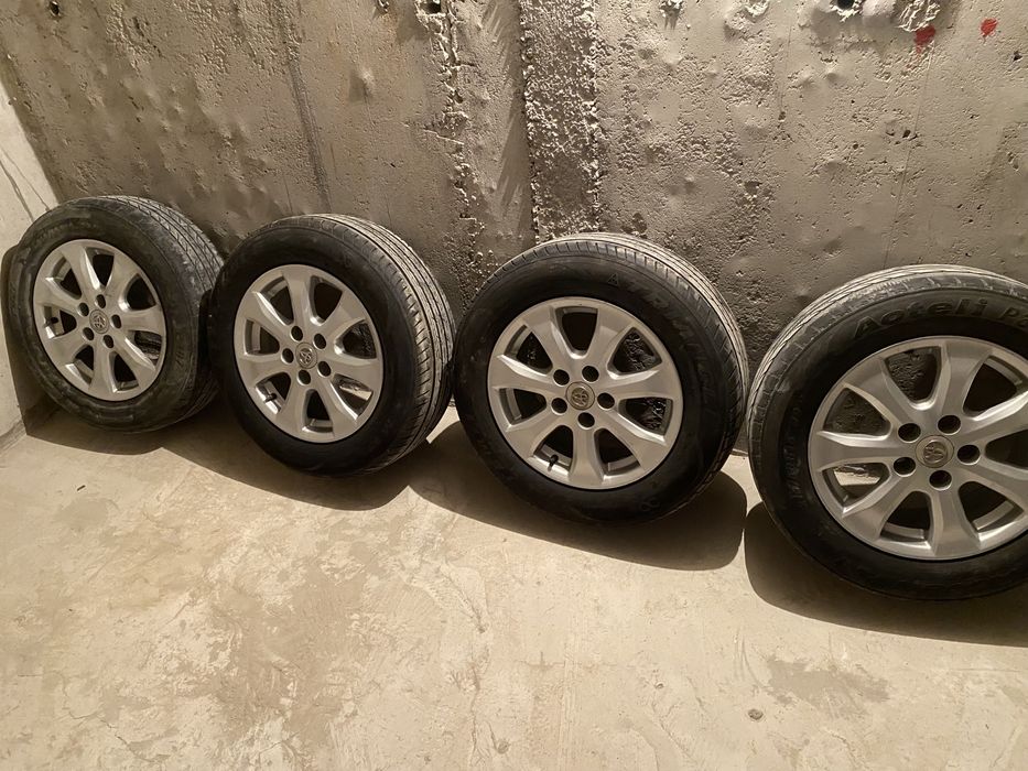 Тайота камри 40 титанка R16