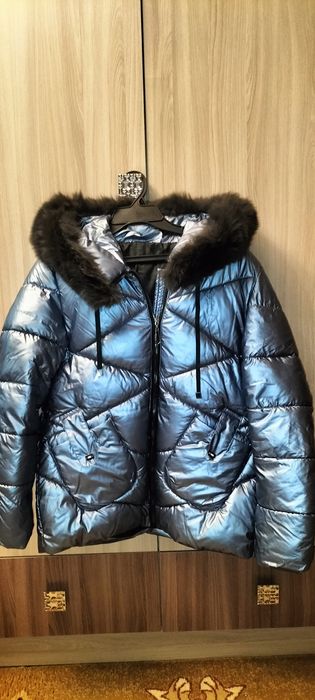 Продам куртки женские