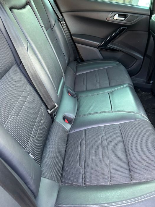 Scaune din piele cu încălzire și banchete spate Peugeot 508 SW 2011