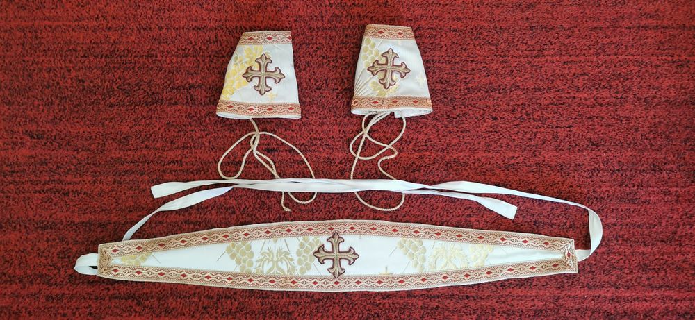 Vand vesmant preotesc tesut luminat
