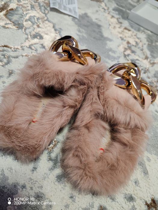 Papuci de casa pufosi