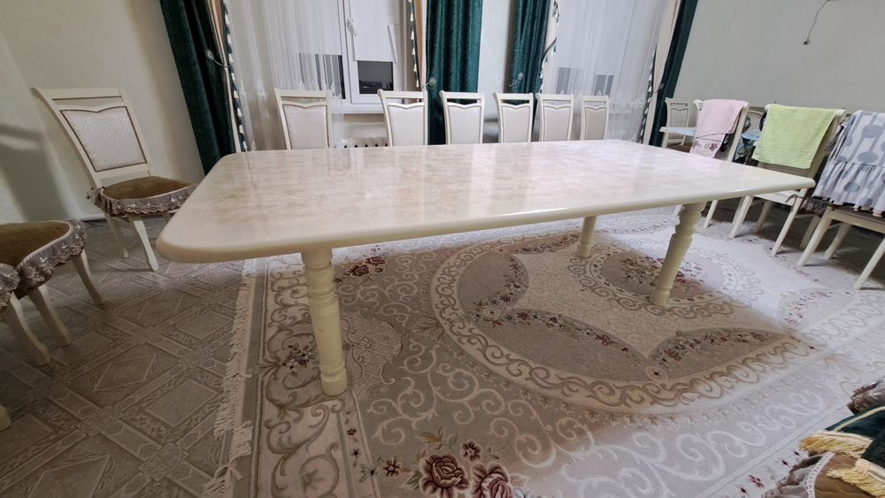 Продам стол и стулья