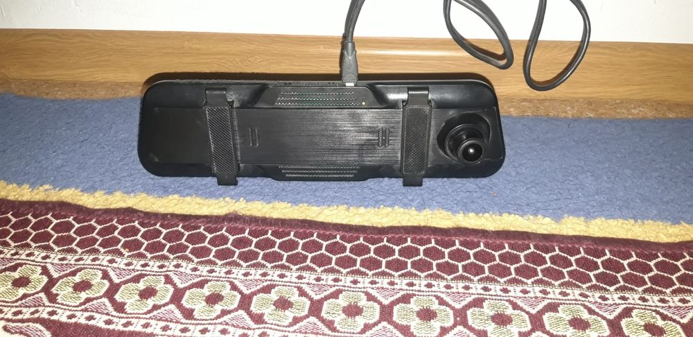 Видеорегистратор (зеркало)