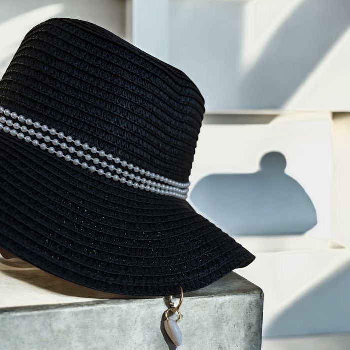 Ръчно декорирана лятна дамска шапка