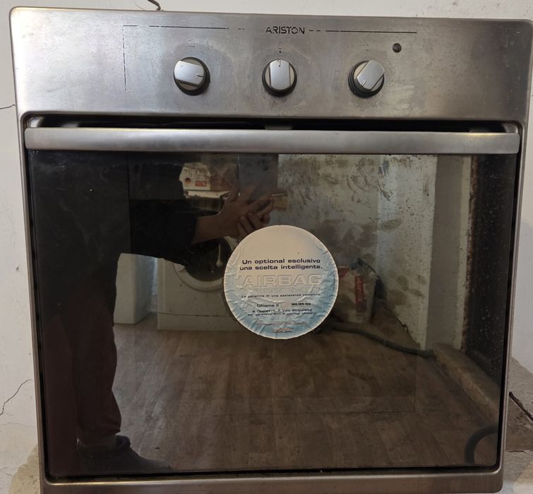 Продам духовой шкаф Ariston