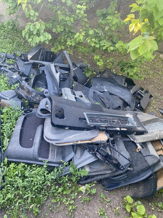 Срочно . Оптом . Автозапчасти на разных марков .