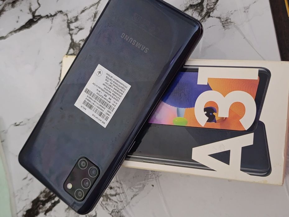 2ta telifon sotiladi bolishi 2tasi 2mln