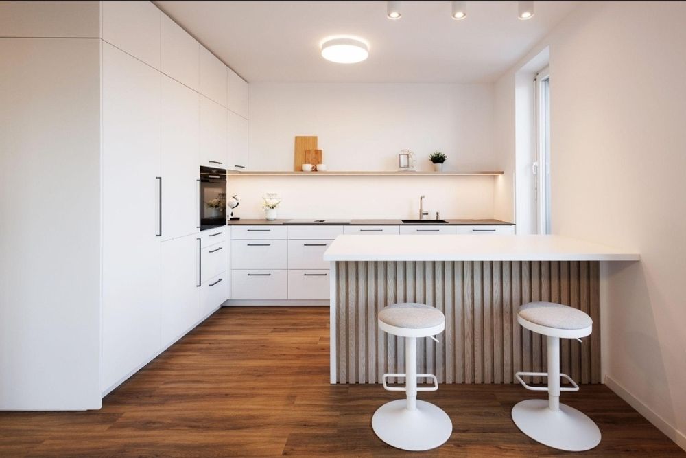 Kvartira sotiladi srochno