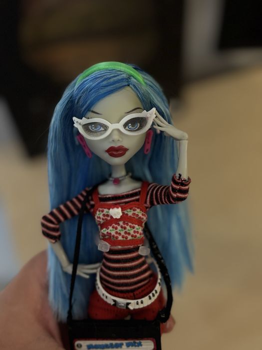 Monster High Ghoulia Yelps Basic Wave 1