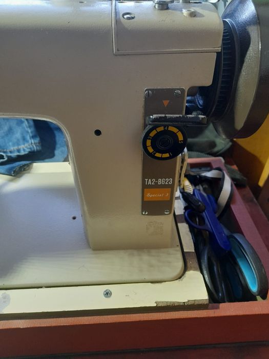 Masina de cusut liniara Brother