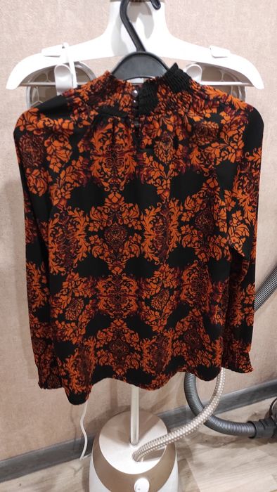 Блузка модная, нарядная