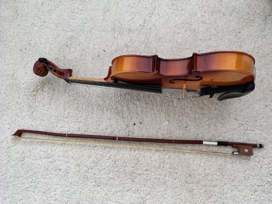 Продам скрипку в хорошем состояние