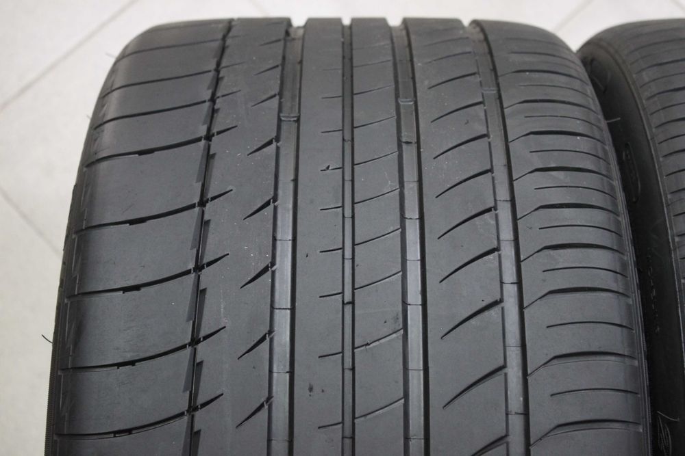 295/30-18 Michelin