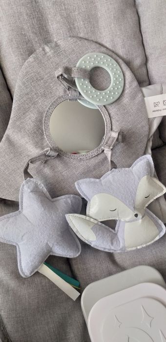 Kinderkraft Бебешки шезлонг с вибрация и мелодии