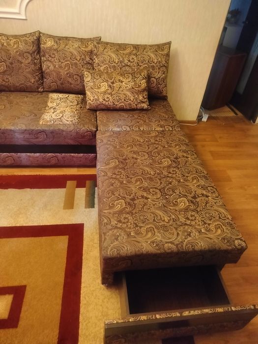Отдам Диван бесплатно!