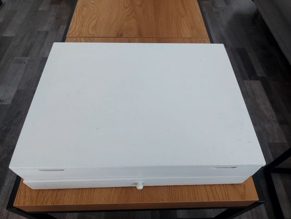 Дървена кутия за бижута