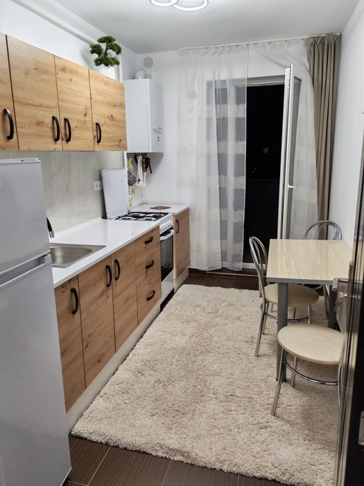 Închiriez apartament 40 mp plus balcon Florești/Florilor